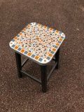 Tabouret gris & orange - 135 € - Sièges