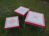Trio tables basses gigogne rouge gris - 450 € - Guéridons